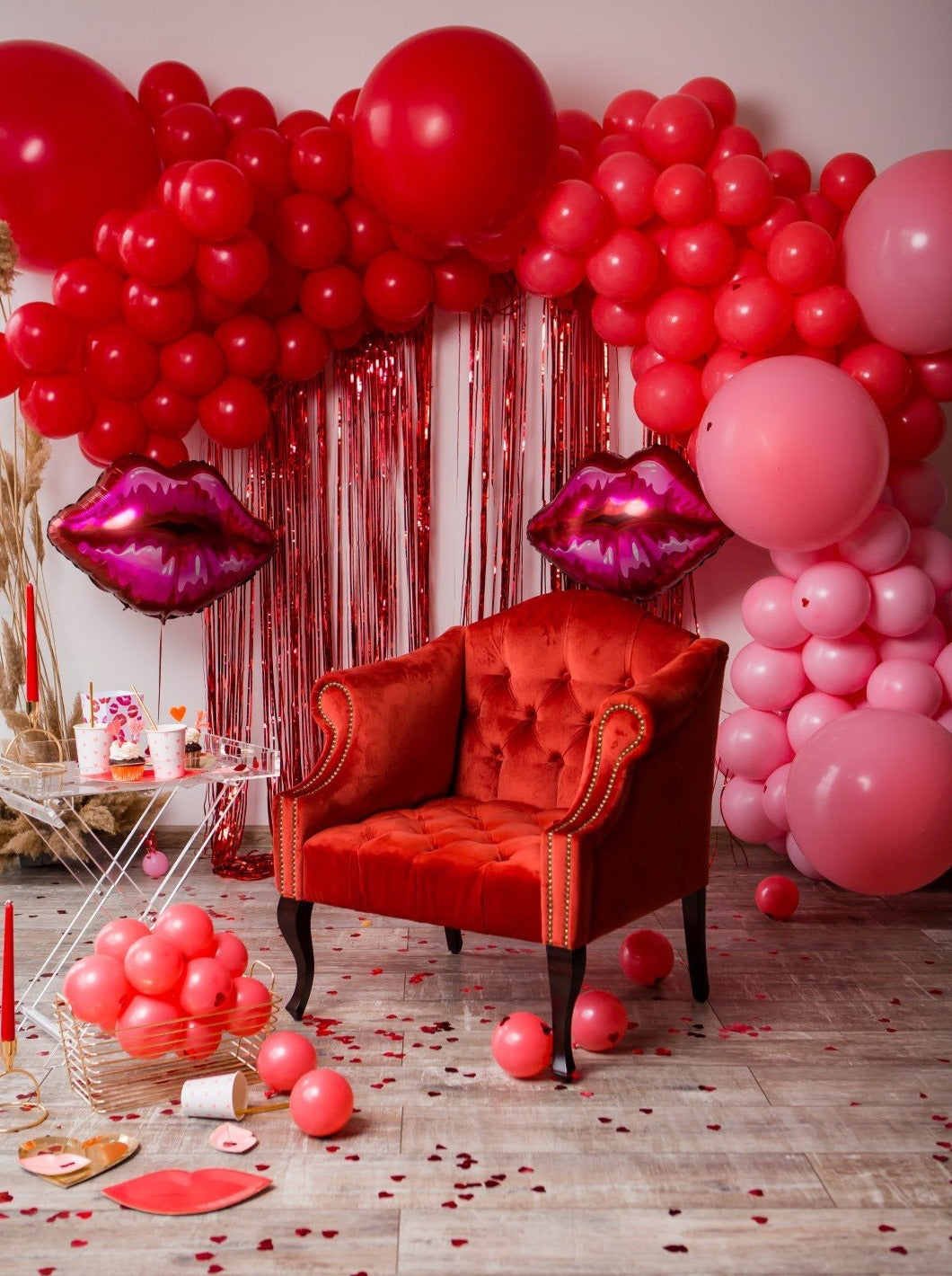 Love Balloon Garland